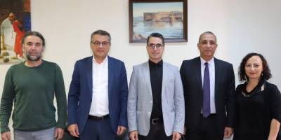 Erhürman’dan “Kimliksizler”in eylemine destek