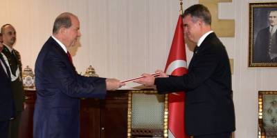 Feyzioğlu, Tatar’a güven mektubunu sundu