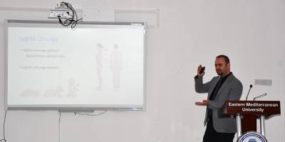 DAÜ’de “Ergenlikte skolyoz ve duruş bozuklukları” konulu panel gerçekleştirildi