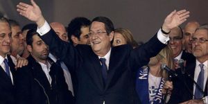 Anatasiadisin kabinesi hazır