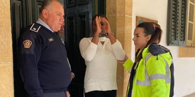 “İhtiyaç duydukları anda okullardaki kayıtlarını yenileyerek ikamet izni alıyorlar”