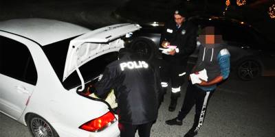 Polisten 4 ilçede denetim: 939 araç sürücüsü rapor edildi, 2 sürücü tutuklandı