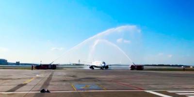 Trabzon – Ercan seferini yapan uçak “su takı” ile karşılandı