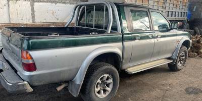 Güneyden çaldıkları aracı hurdacıya sattılar