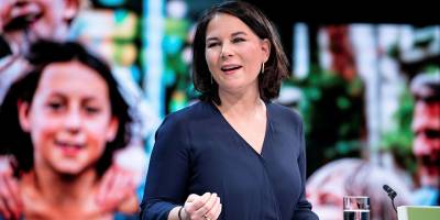 Baerbock: "Kıbrıs'ta iki devletli çözüm söz konusu olamaz"