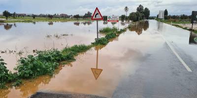 Vadili-Paşaköy yolu yağmura teslim