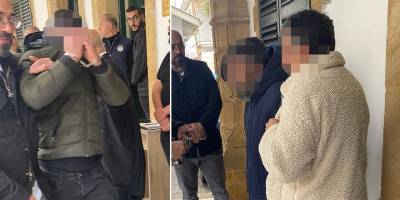 Hücredeki tutukluya uyuşturucu vermek isterken yakalandılar
