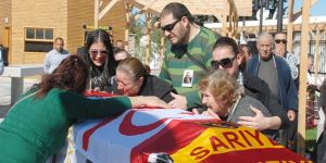 Beyarmudu eski başkanına ağladı…