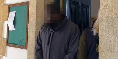 Yonca Kavşağı’na park edilmiş şüpheli araçtan 50 gram bonzai çıktı