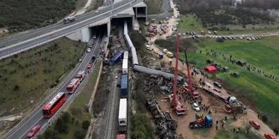 Yunanistan'da tren kazası en az 40 ölü!
