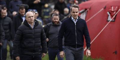 Mitsotakis: Hem kişisel hem de Yunanistan'ı yıllarca yöneten herkes adına özür dilerim