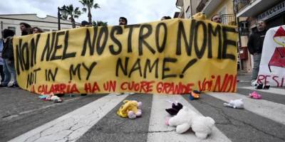 İtalya açıklarında 1200 göçmen denizden kurtarıldı