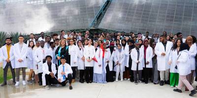 UKÜ’de geleceğin doktorları beyaz önlüklerini giydi