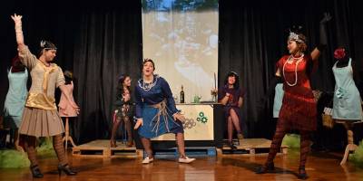 “Karanlıkta Işıldayanlar” son oyunu 25 Mart’ta sahnelenecek