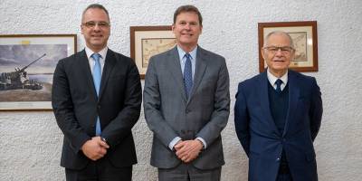 Olgun ile Menelau, yeni bir çevrimiçi toplantı gerçekleştirdi