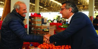 Erhürman, Mağusa’da pazar alanını ziyaret etti