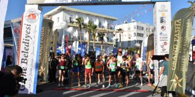 Girne yarı maratonu yaklaşık üç bin kişinin katılımıyla yapıldı
