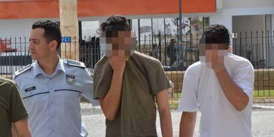 Kafeteryanın ortasında para cüzdanı çaldılar