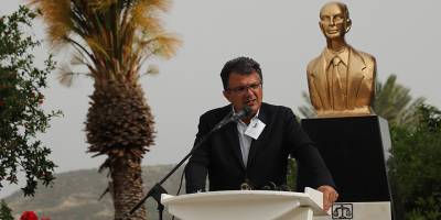 Akansoy, Mehmet Zeka Bey’in anma törenine katıldı