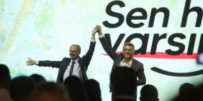 ”Yeni dönemin ilk adımı için meşaleler yandı”