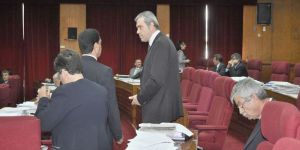 Hükümete eleştiri yağmuru