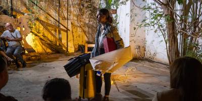 Bir eski eşya insanı hem kendisi hem de çevresiyle yüzleştirme gücüne sahip olabilir mi?