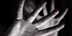 Torunlarından Nineye Cinsel Şiddet