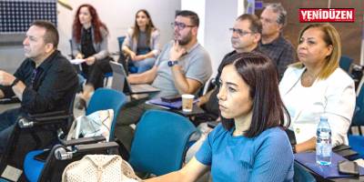 Kıbrıslı Türk gazeteciler güneyde CYENS’i ziyaret etti