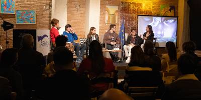 AB "Dijital Kafalar" etkinliği Rüstem Kitabevi'nde yapıldı