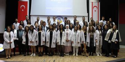 DAÜ Diş Hekimliği Fakültesi’nde Diş Hekimleri Günü ve Beyaz Önlük Giydirme Töreni düzenlendi