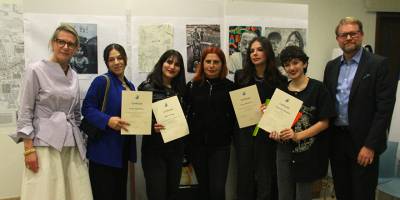 Kıbrıslı gençler insan hakları temasını çizdi, boyadı, fotoğrafladı