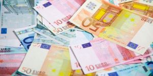 İngiltere, Güney’deki bankalara emekli maaşı havalesini durdurdu