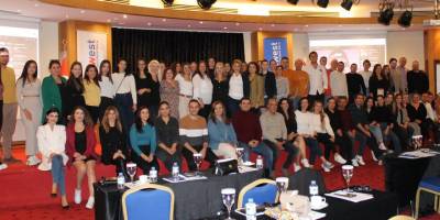 Creditwest Bank müşteri temsilcilerine yönelik eğitim toplantısı düzenledi