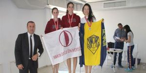 Okullar birincilik için yüzüyor