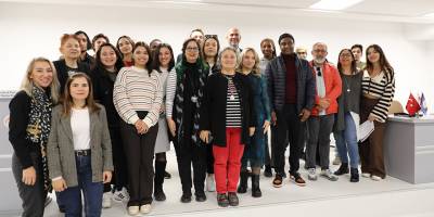 DAÜ Yeni Medya Ve Gazetecilik Bölümü öğrencileri başarı sertifikalarıyla onurlandırıldı