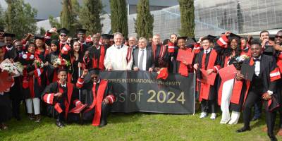 UKÜ 2023-2024 Akademik Yılı Güz Dönemi mezunları diplomalarını aldı