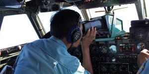 Esrar perdesi sürüyor