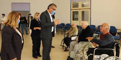 Erhürman: Yaşlılara verilen önem, bir toplumun uygarlık göstergesidir