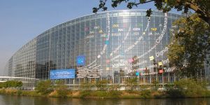 “Türkiye Kıbrıs Cumhuriyeti’ni tanımalı”