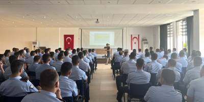 Yaşam Boyu Eğitim Merkezi, geleceğin polislerine “Halkla Temas ve İletişim” eğitimi verdi