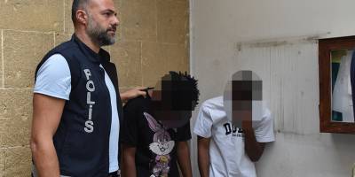 Park halindeki araç şüphe çekti: 6 gram hintkeneviri, 2 tutuklu