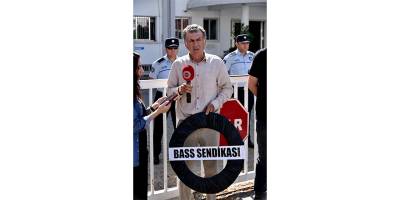 BASS, Maliye Bakanlığı’na siyah çelenk bıraktı