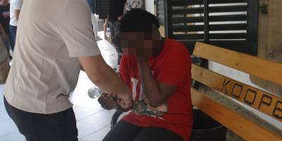 Ülkesine gönderilmek için ağladı