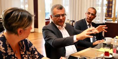 Erhürman, gazetecilerle kahvaltıda buluştu