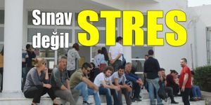 Gençler içeride, aileler dışarıda TERLEDİ