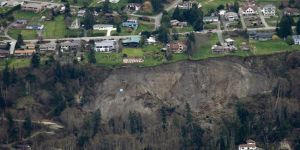 Toprak kaymasında 100den fazla kişi kayıp