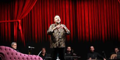 “Ata Demirer Gazinosu” ile MOE Açık Hava Sahnesi'nde nostalji rüzgarları esti