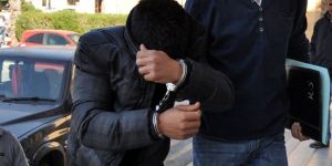 Çaldığı parke ve seramikleri sattı…