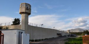 Mahkumlar Açlık Grevinde