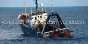 Mültecilerle dolu tekneyi batırdı